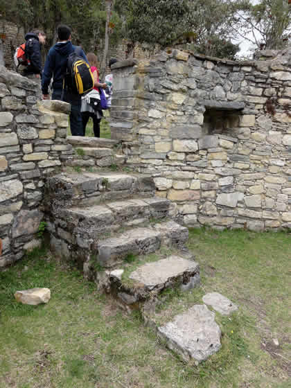 COMPLEJO ARQUEOLOGICO MONUMENTAL KUELAP - ESTRUCTURAS E2 Y E3 05