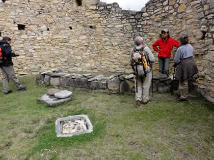 COMPLEJO ARQUEOLOGICO MONUMENTAL KUELAP - ESTRUCTURAS E2 Y E3 09