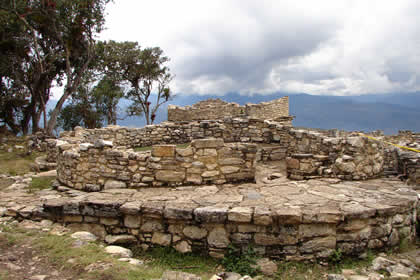 COMPLEJO ARQUEOLOGICO MONUMENTAL KUELAP - CASAS CIRCULARES 01