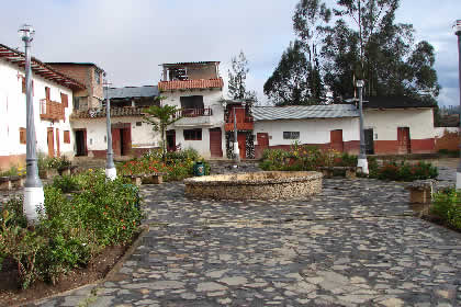 PLAZUELA - IGLESIA - MUSEO ETNICO RELIGIOSO E HISTORICO DE SANTA ANA 02