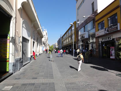 CALLE MERCADERES 01