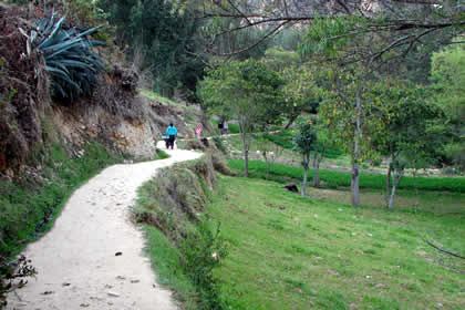 CAMINATA A LAS CATARATAS DE LLACANORA 01