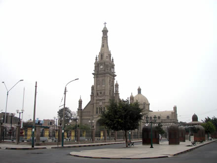 SANTUARIO DEL SEÑOR DE LUREN 01