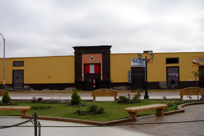 PLAZA DE ARMAS DE SAN PEDRO DE LLOC 07