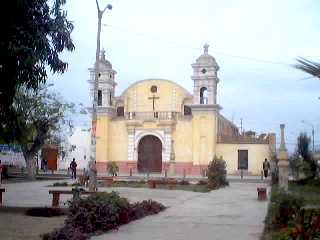 IGLESIA DEL PUEBLO DE HUAURA