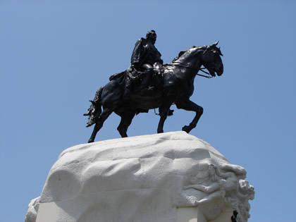 PLAZA SAN MARTIN 02