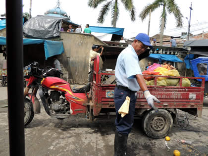 BARRIO DE BELEN EN MOTOTAXI 09