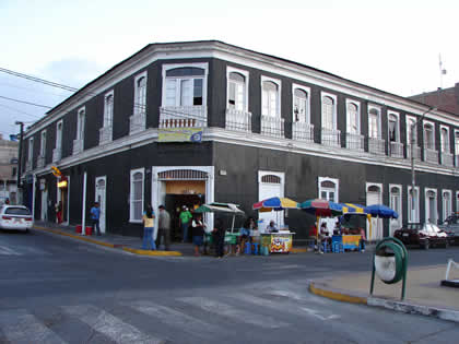 CASONAS COLONIALES Y SUS BALCONES 01