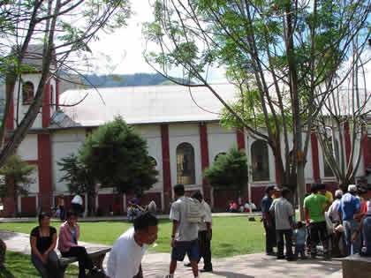 IGLESIA SAGRADO CORAZON DE JESUS DE POZUZO 04