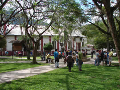 IGLESIA SAGRADO CORAZON DE JESUS DE POZUZO 06