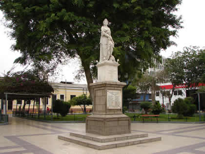 PLAZA DE ARMAS DE LA CIUDAD DE PIURA 01