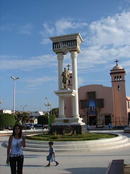 PLAZA GRAU DE TALARA 02