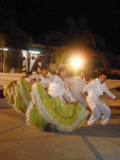 DANZA DE LA PAVA 03