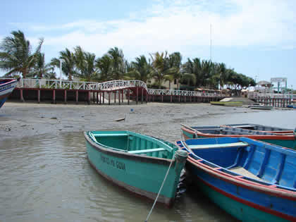 EL MALECON TURISTICO DE PUERTO PIZARRO 01
