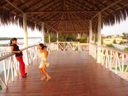 PLAZA DE ARMAS PUERTO PIZARRO 06