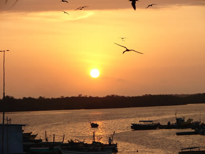 SUNSET EN PUERTO PIZARRO 04