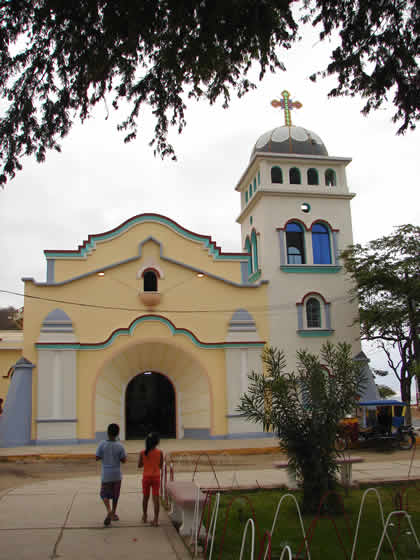 IGLESIA SE&Ntilde;OR DE LOS MILAGROS DE ZORRITOS 02