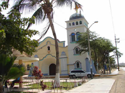 IGLESIA SE&Ntilde;OR DE LOS MILAGROS DE ZORRITOS 03